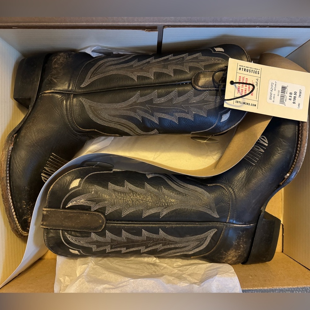 BRAND NEW Idyllwind OUTLAW PERFORMANCE WESTERN BOOT - Square Toe - Size 8.5 B